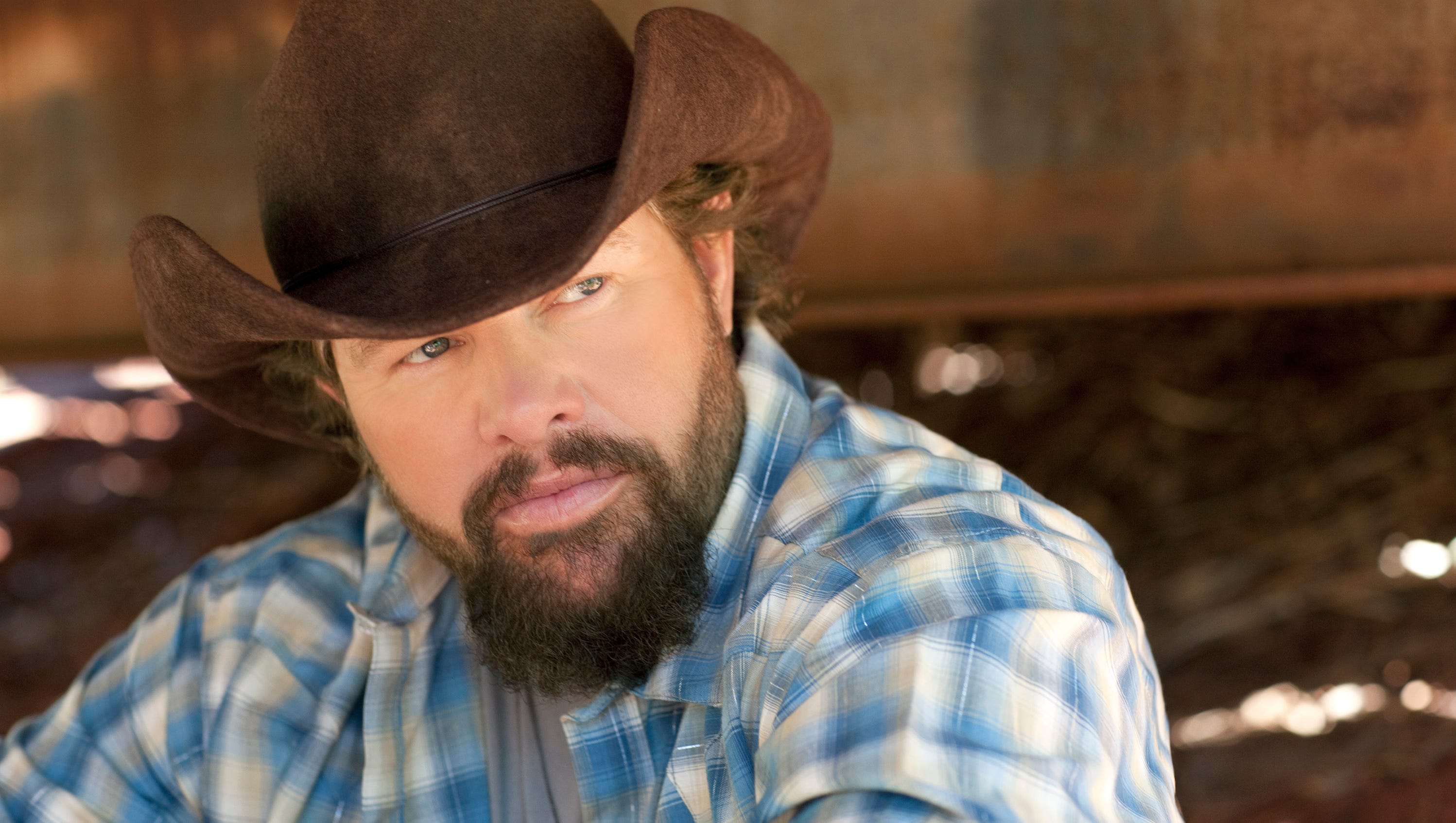 Toby Keith talks staying tough, supporting the troops and Brett Favre